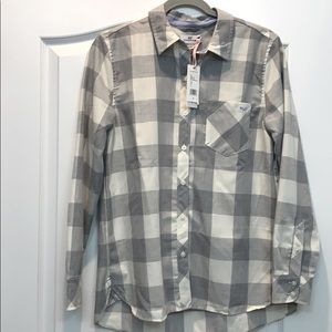 Vineyard Vines Button Down. NWT.